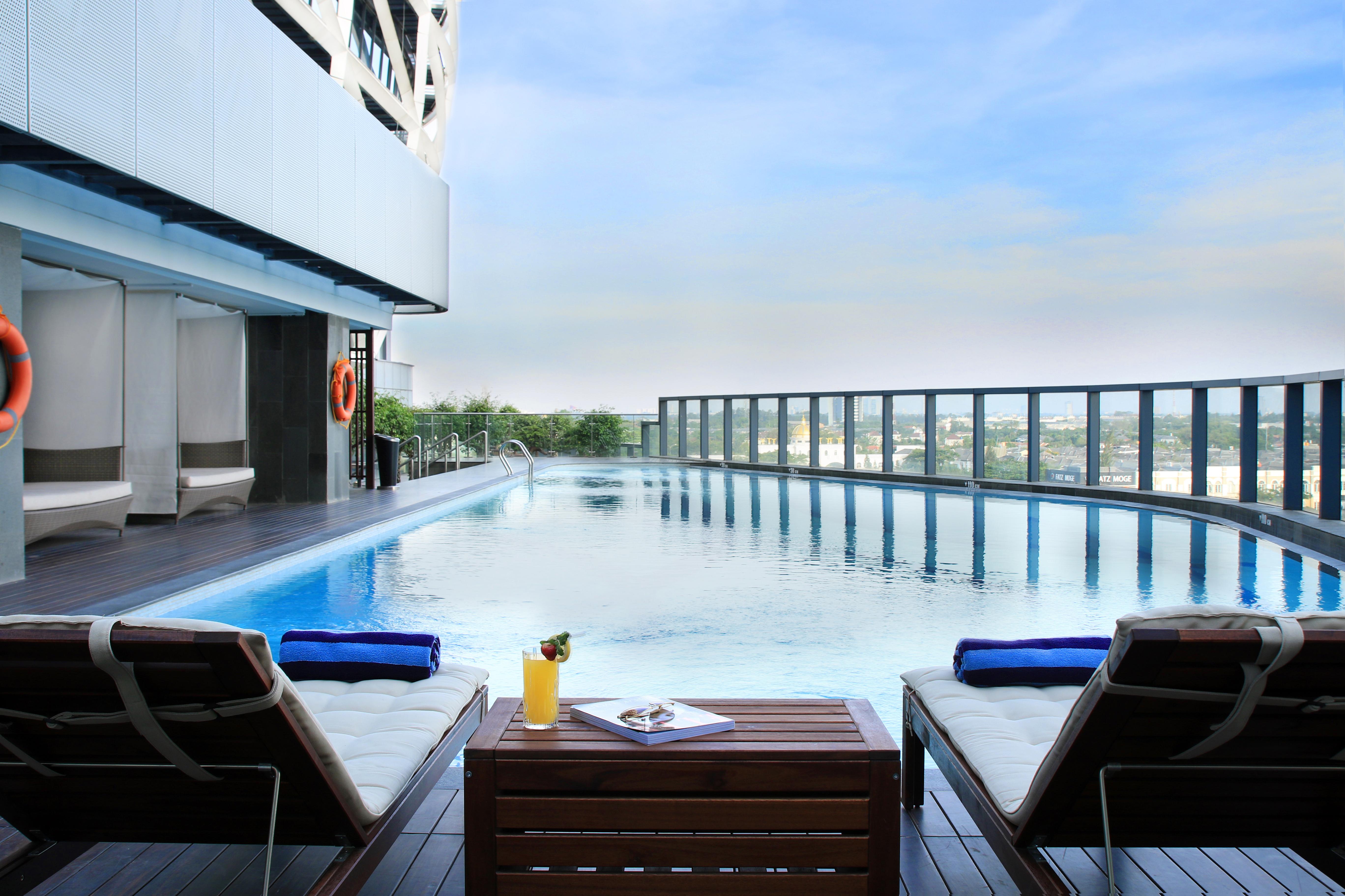 Jhl Solitaire Gading Serpong Tangerang Exterior photo